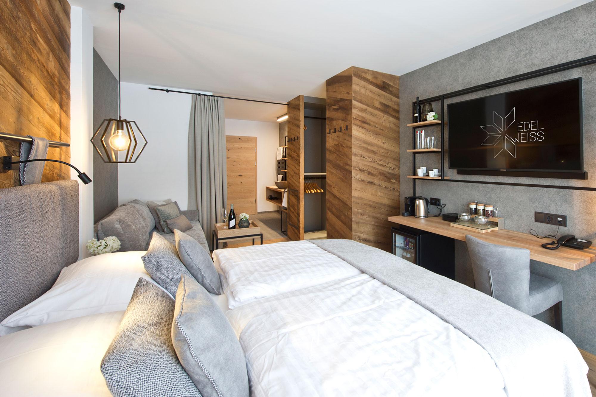 Edelweiss Hotel 4*